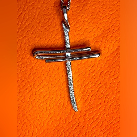 Cross-white gold necklace with paved diamonds. - Picture 1 of 11